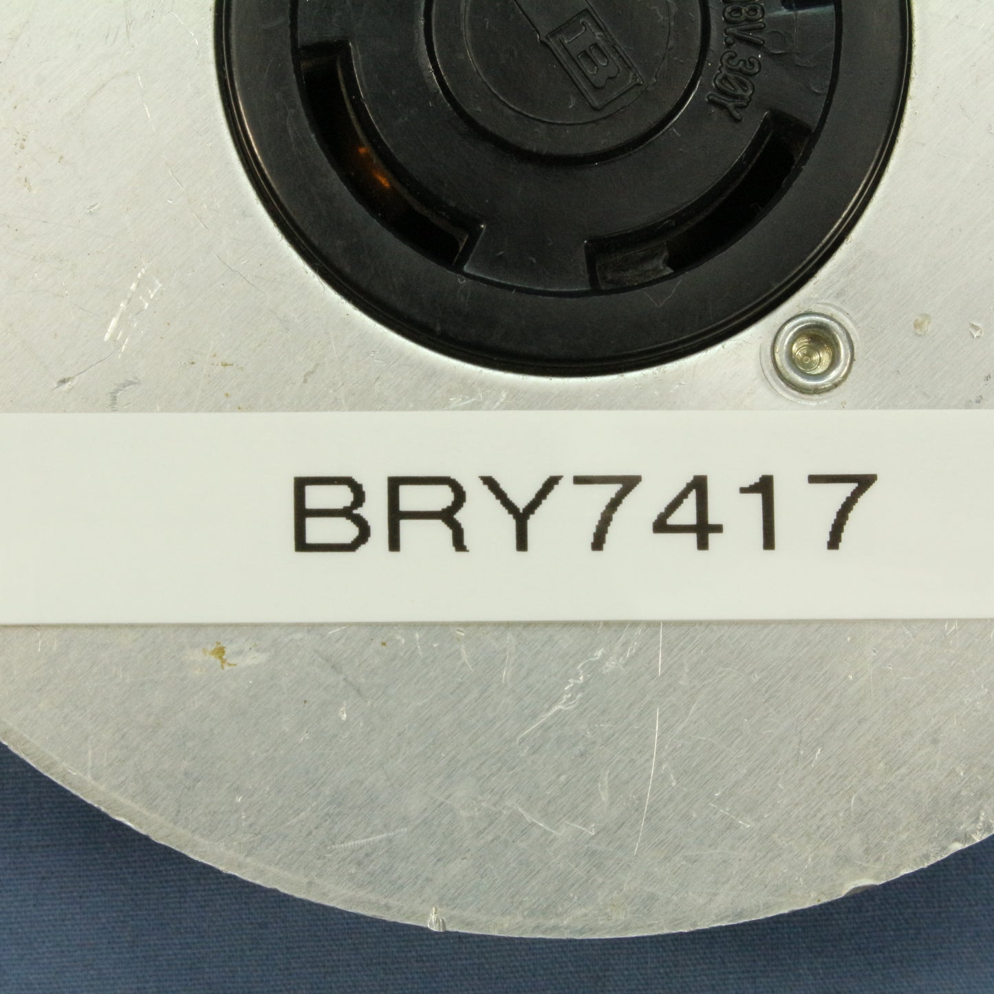 Bryant Non-Nema Locking Receptacle 20A 120/208V 3PHY 4" Round Metal Box Cover