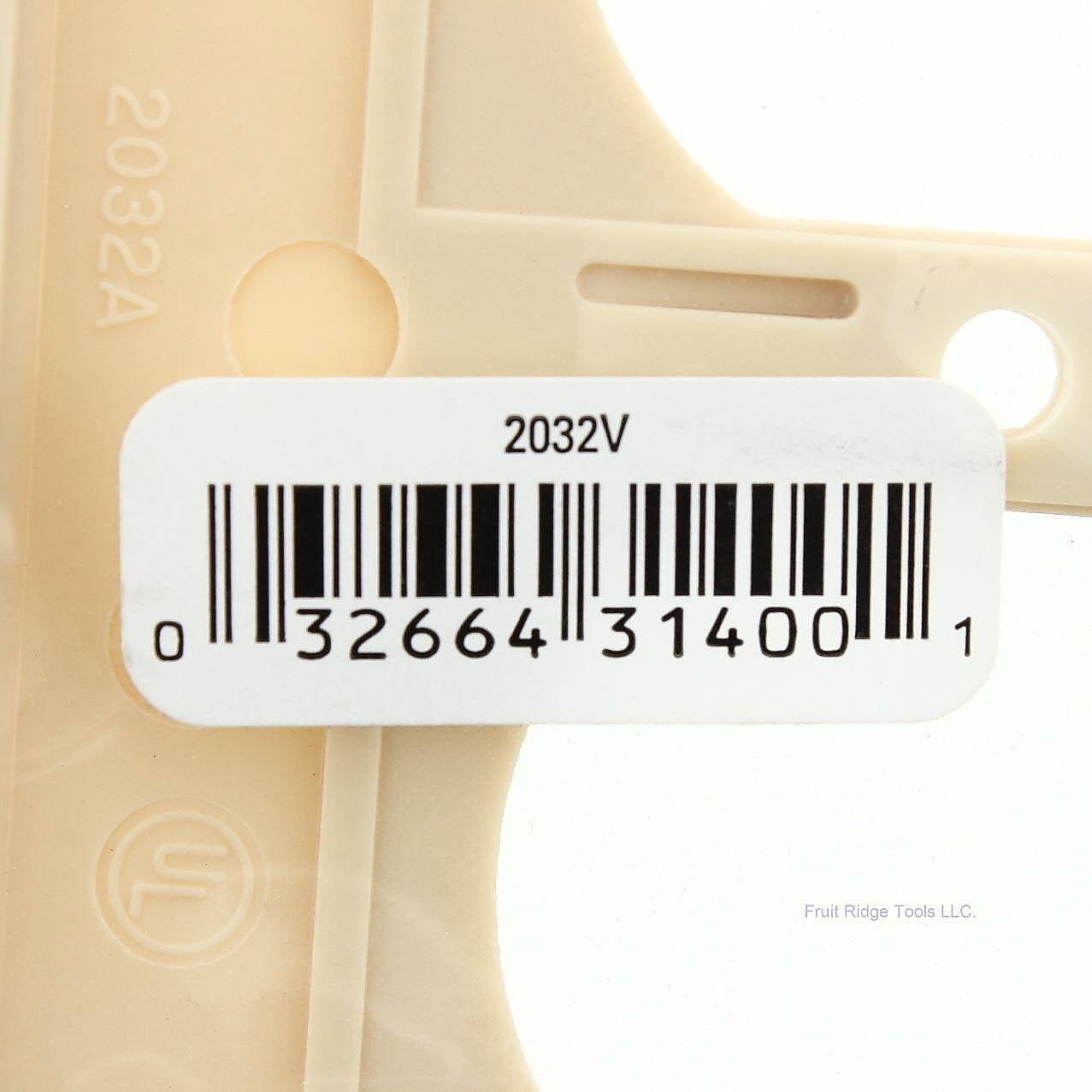 Cooper 2032V Ivory 1-Gang Duplex Outlet Receptacle Thermoset Wallplate Mid-Size
