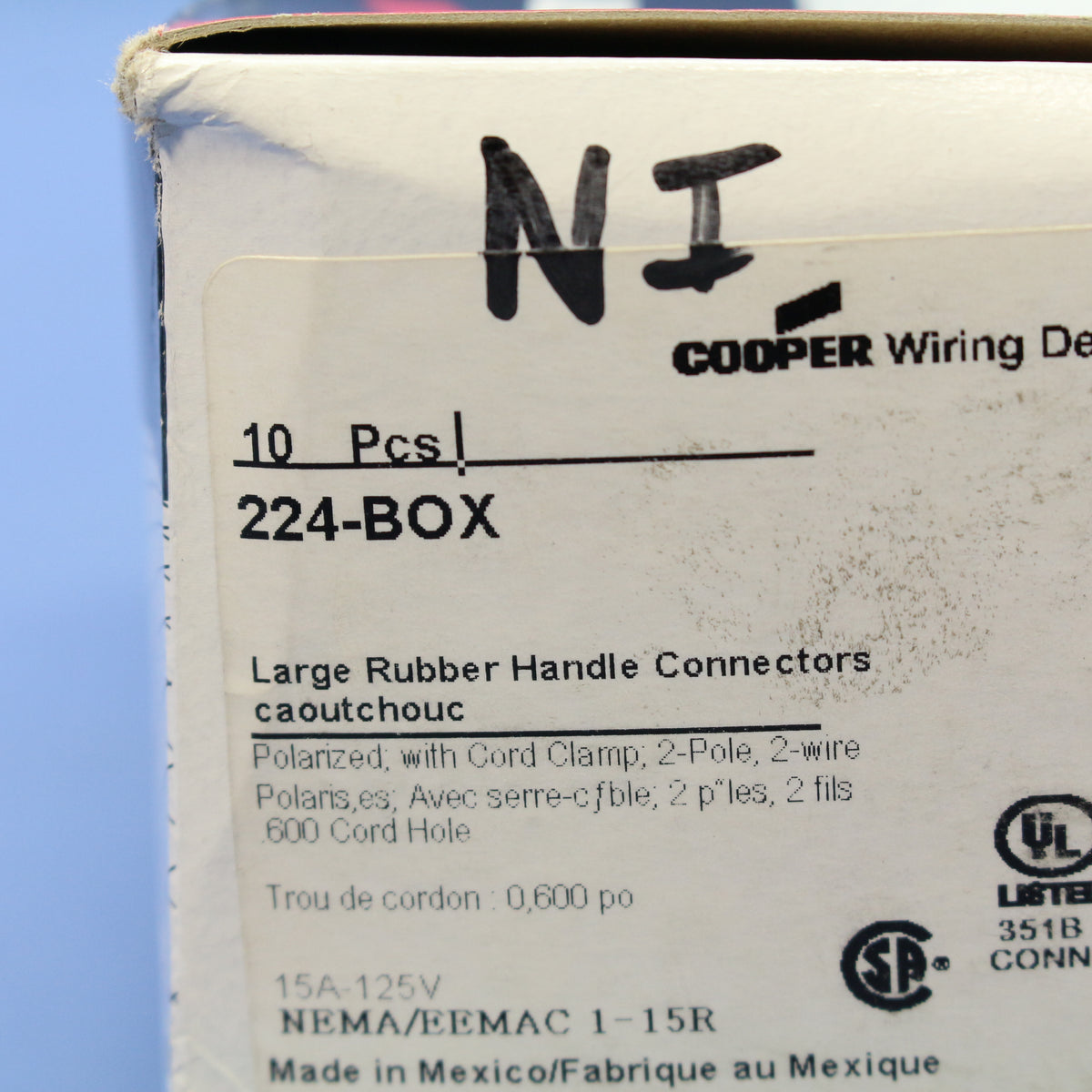 Cooper 224 Black Straight Blade 15A 125V 1-15R Plug Connectors Rubber 10-Pack