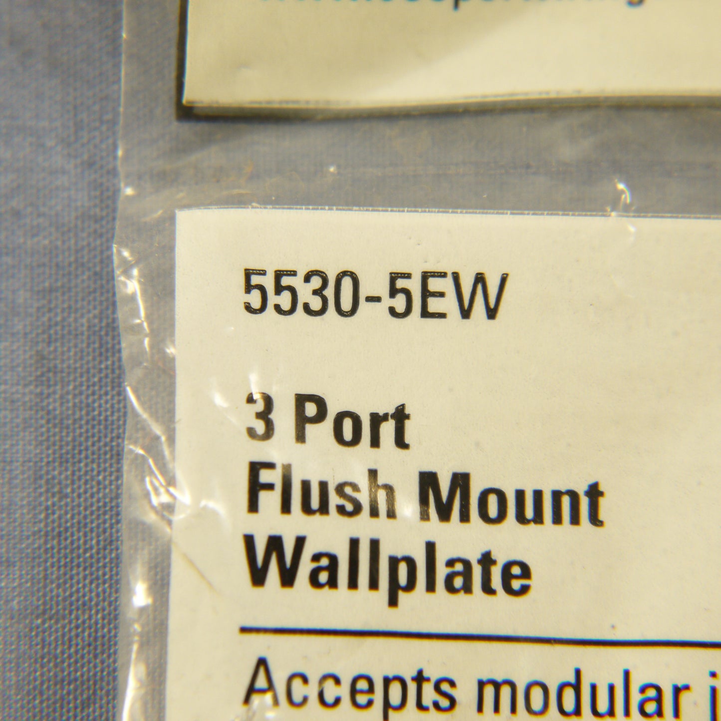 Cooper 5530-5EW White 1-Gang Modular 3-Port Nylon Wallplate Cover Flush Mount