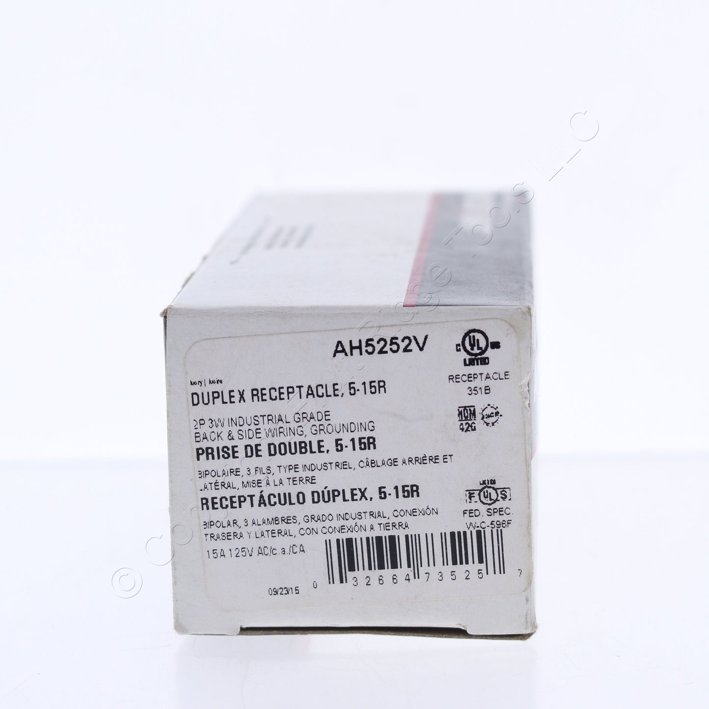 Cooper Wiring Ivory Compact Industrial Outlet Receptacle NEMA 5-15R 15A AH5252V