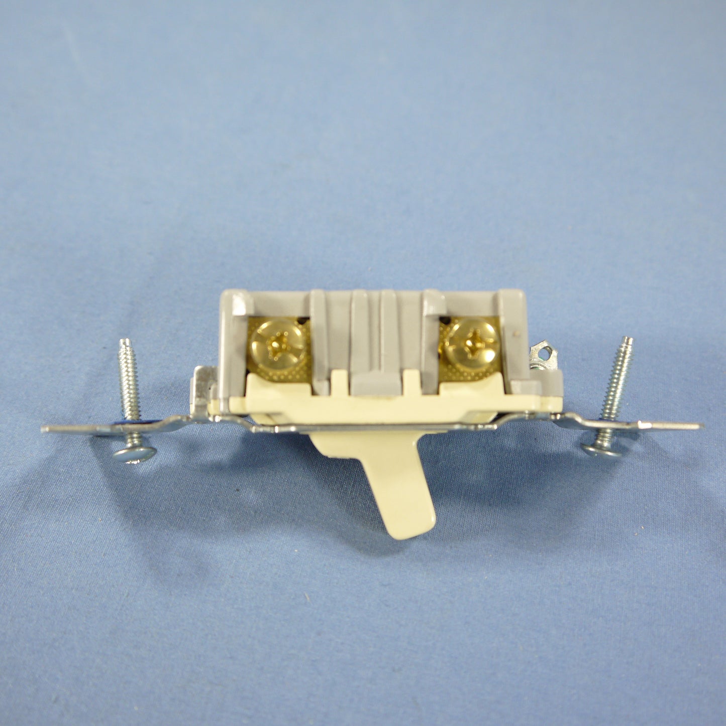 Cooper CS120V Ivory 20A Single Pole Toggle Light Switch 120/277V Bulk Commercial