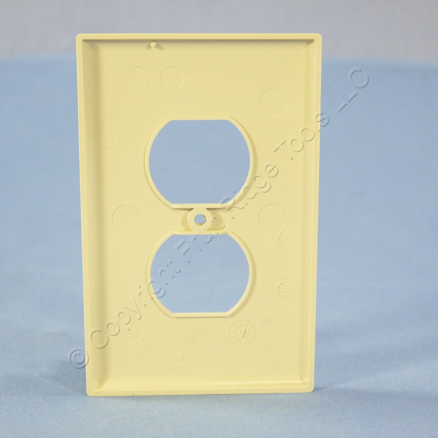 Cooper PJ8V Ivory 1-Gang Duplex Unbreakable Nylon Mid-Size Wallplate Cover 10pcs