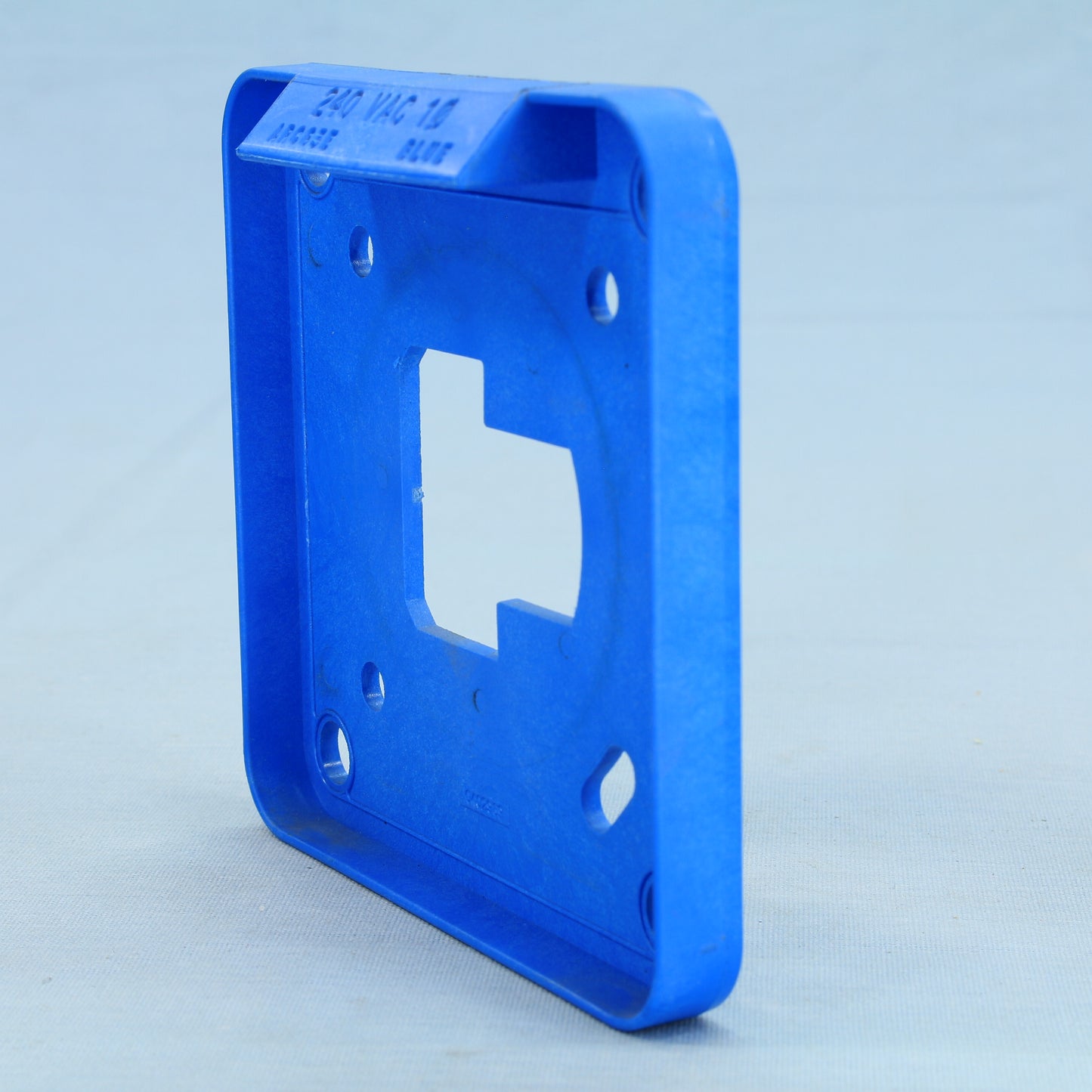 Cooper Pin & Sleeve Polarizer Plate 208Y/120 VAC ARC65C Blue 0402971 192444 60A