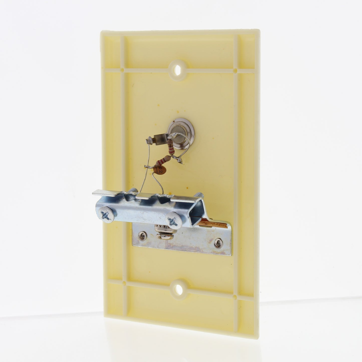 GC Electronics 32-3065-BU Ivory 1-Gang Vintage Coaxial Cable Thermoset Wallplate