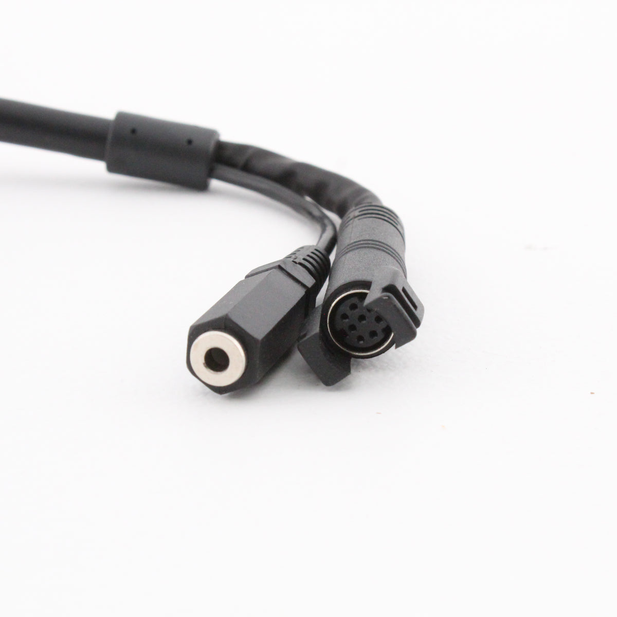 Hubbell IM153815W White 1-Ft I-Station Plug-N-Play 3.5mm Stereo Jack 15-Pin VGA