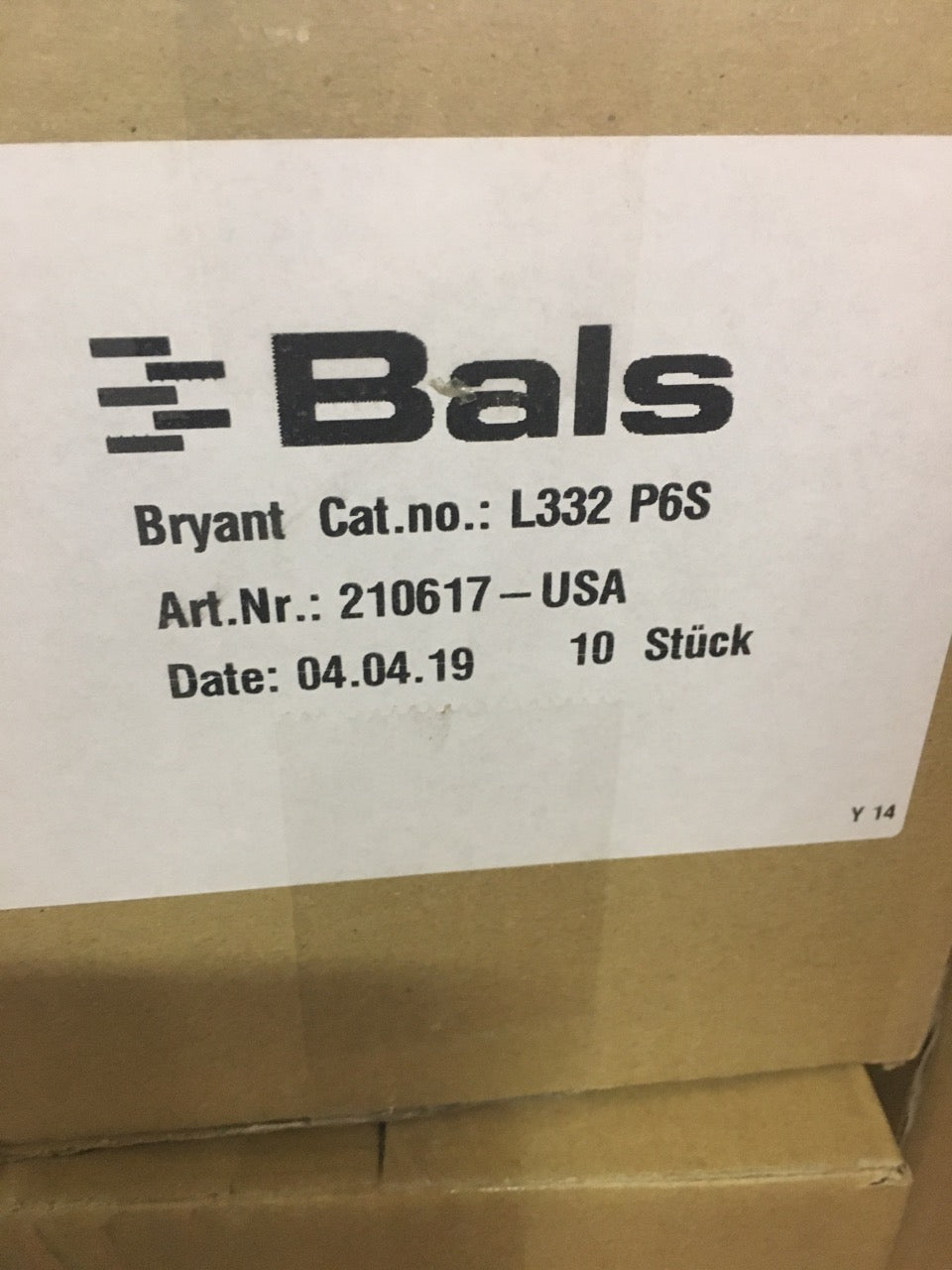 Hubbell/Bals L332P6S (C332P6S) Pin & Sleeve Splashproof Plug 2P3W 32A 200-250V
