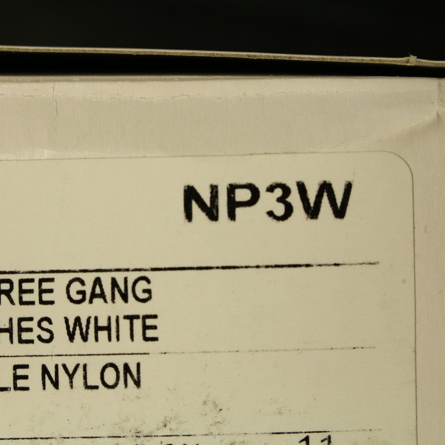 Hubbell NP3W White Unbreakable 3-Gang Toggle Switch Cover Nylon Wallplates 10pcs