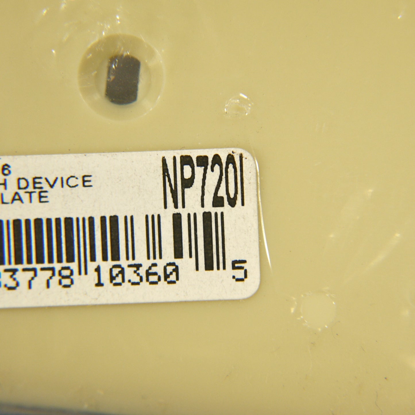 Hubbell NP720I Ivory 1-Gang 1.6" Dia Outlet Unbreakable Nylon Wallplate Cover