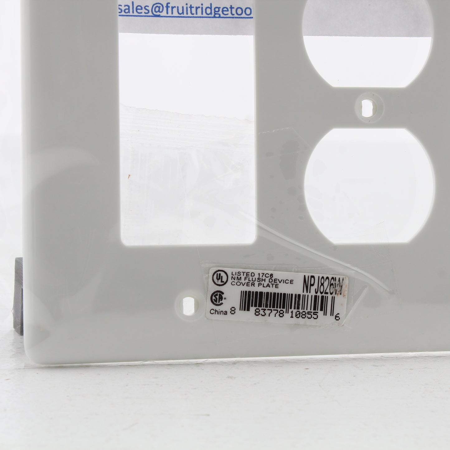 Hubbell NPJ826W White 2-Gang Mid-Size Nylon Duplex Outlet Rocker Decorator Cover