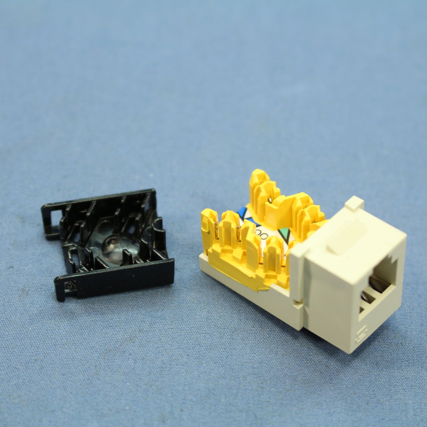 Hubbell NetSelect Lt Almond Snap-In 6-Wire Telephone Jack 6 Position USOC NSJULA