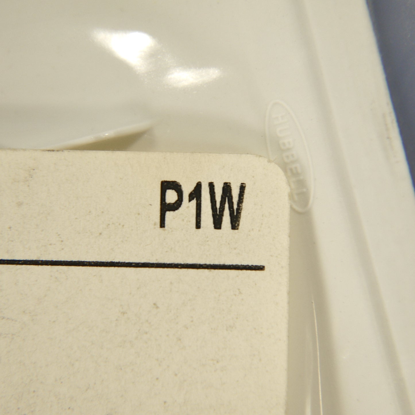 Hubbell P1W White 1-Gang Toggle Switch Unbreakable Nylon Standard Size Wallplate