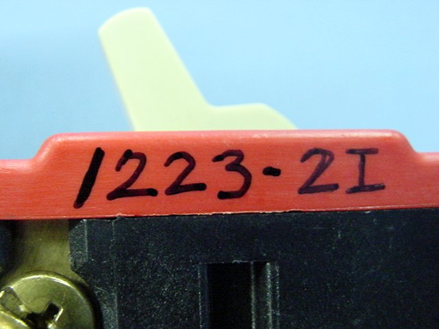 Leviton 1223-2I Ivory Industrial Grade 3-Way Toggle Wall Light Switch 20A Bulk