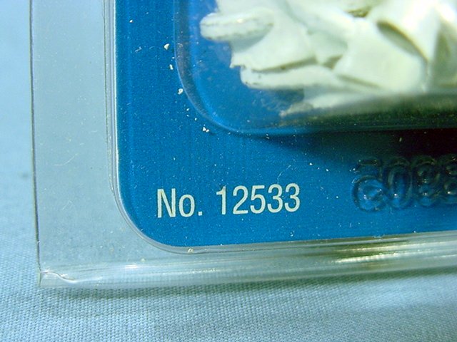 Leviton 12533 White Staples 5/8" 18/2 Fastening Insulated for Low Voltage 40pk