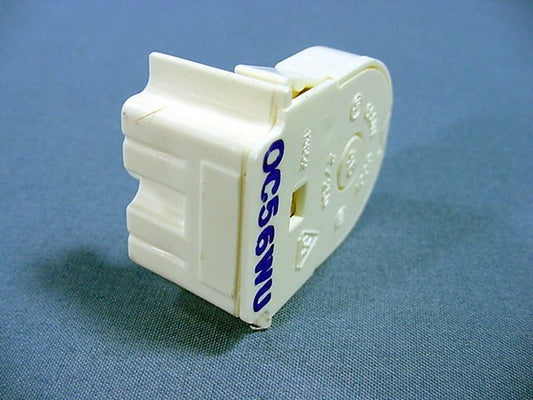 Leviton 13652-WP Fluorescent Lampholder T8 Low Profile w/ Panel Locator Post