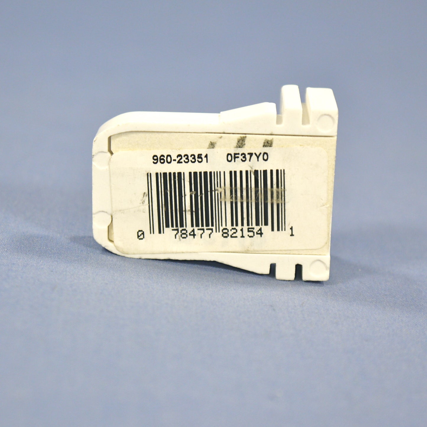 Leviton 23351 Fluorescent Lamp Holders T-8 Light Socket Low Profile T8 G13 Bulk