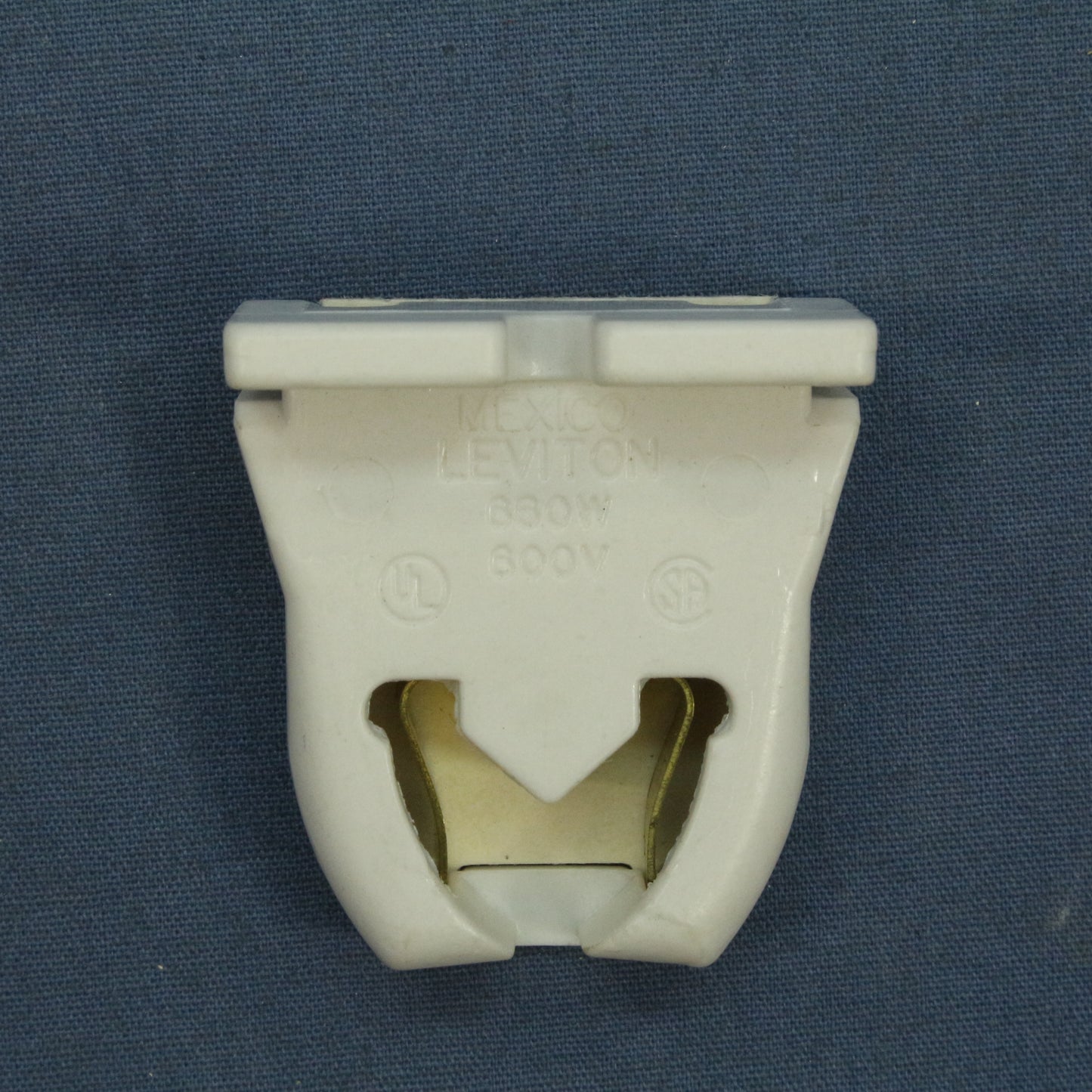Leviton Fluorescent Shunted Lamp Holder Light Socket T8 Medium Bi-Pin G13 23651