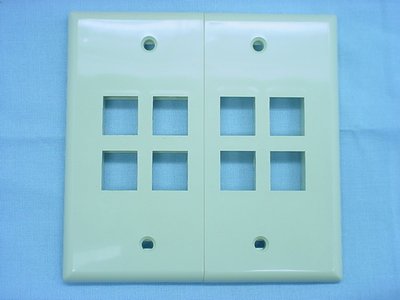 Leviton 40814-I Ivory 1-Gang Quickport 4-Port Data Section Nylon Wallplate Cover