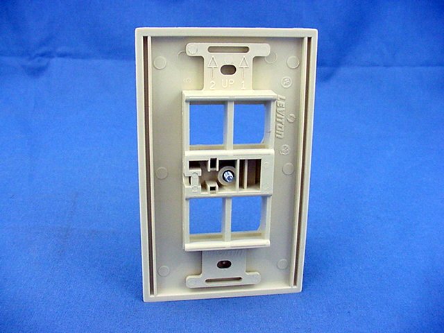 Leviton Ivory Flush Mount Quickport 4-Port Wallplate Quad 106 Insert 41087-QIP