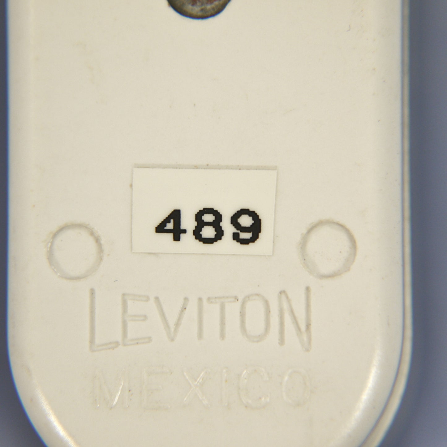 Leviton White High Output T8 T12 Fluorescent Lamp Holder Light Socket Bulk 489