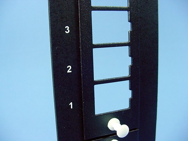 Leviton Quickport 12-Port Open Patch Block Face 49Q89-12J