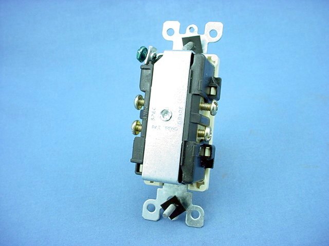 Leviton Ivory Dual Wall Light Switch Duplex Toggle 15A Single Pole Bulk 5224-2I