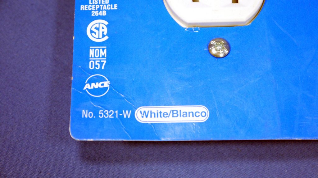 Leviton 5321 White Tamper Resistant 15A Duplex Receptacles NEMA 5-15R 125V 50pk
