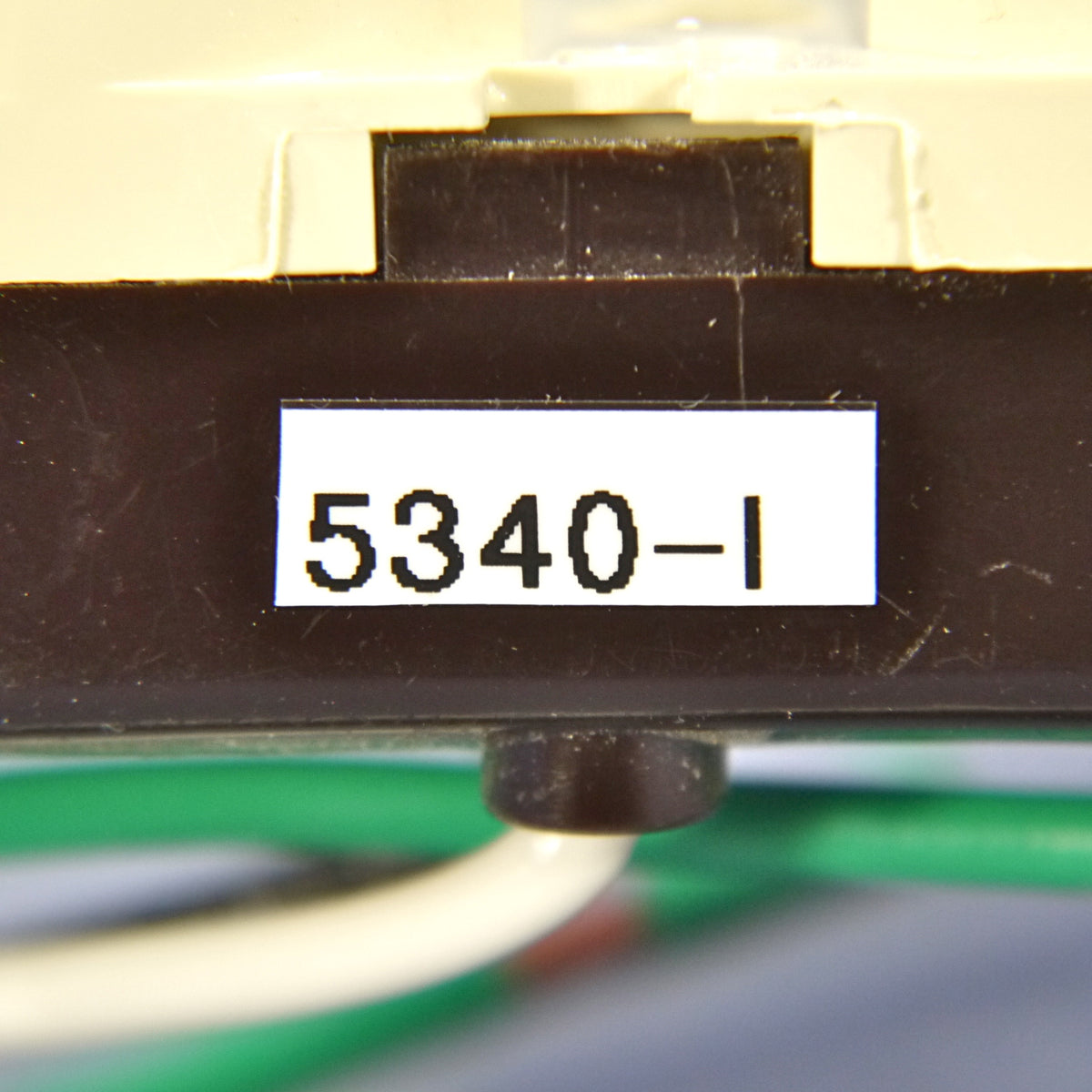 Leviton Ivory Commercial Duplex Receptacle Pigtail Leads 20A 5-20R Bulk 5340-I