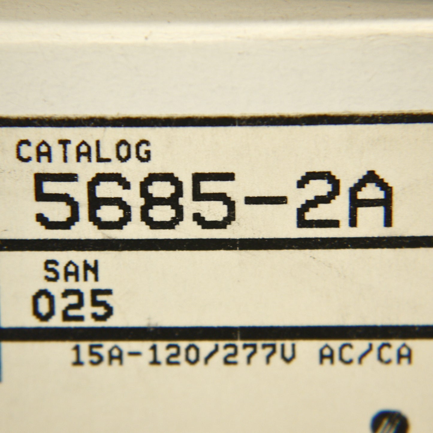10 Leviton Almond Maintained SPDT Center-OFF Commercial Rocker Switches 5685-2A