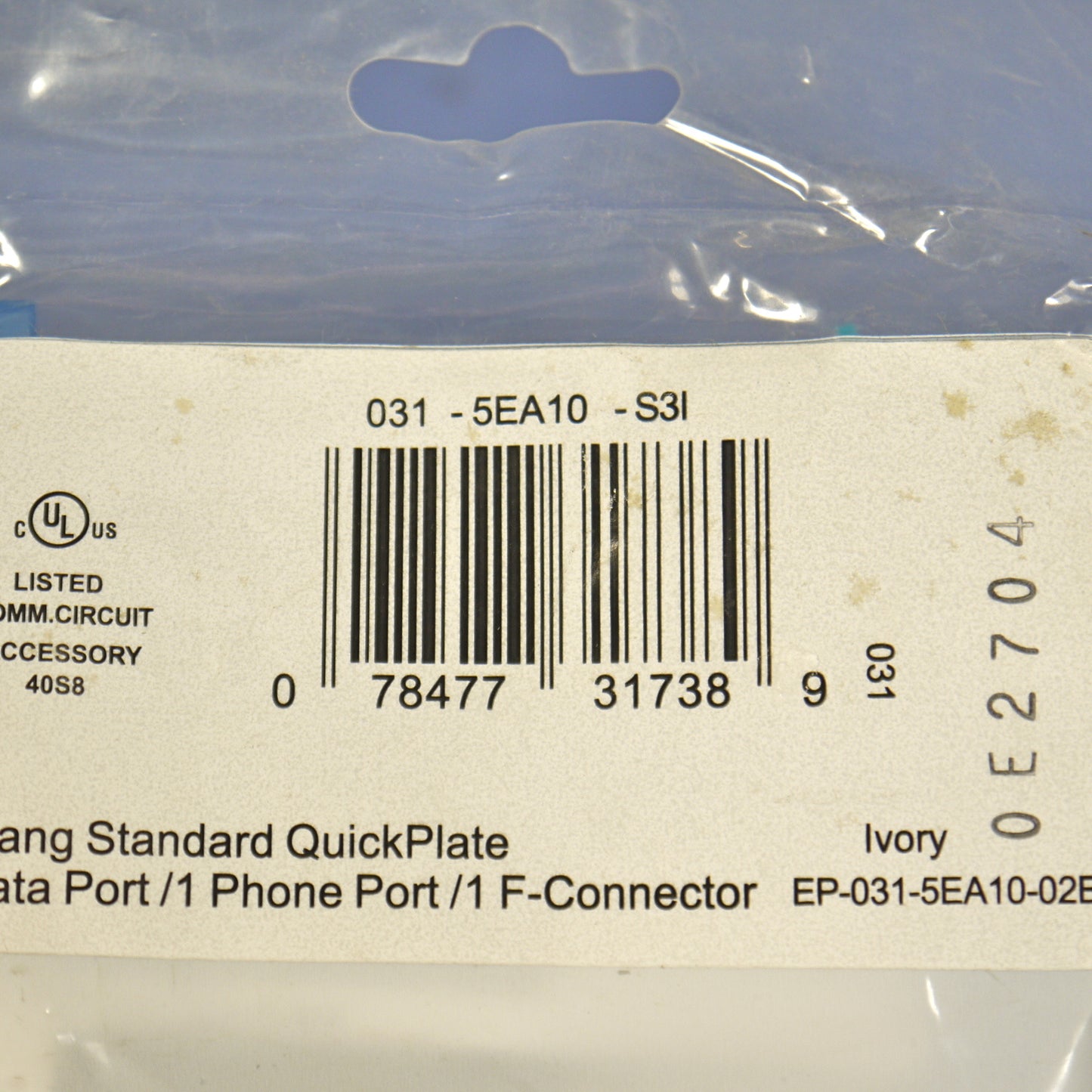 Leviton 5EA10-S3I Ivory 1-Gang Cat5e Coax Phone Unbreakable Standard Wallplate