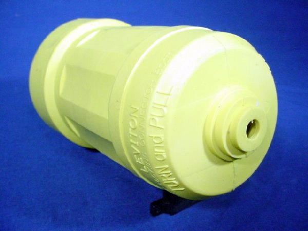 Leviton Yellow Weather Resistant Boot 3-Wire 20/30A Locking Connector 6032-Y