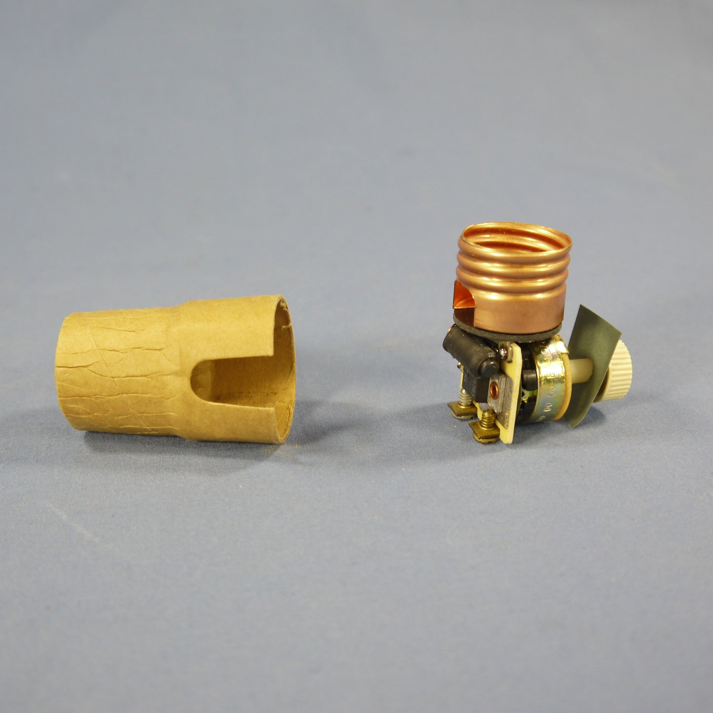 Leviton DIMMER Light Socket Lampholder REPLACEMENT CORE Only 150W 120V Bulk 6151