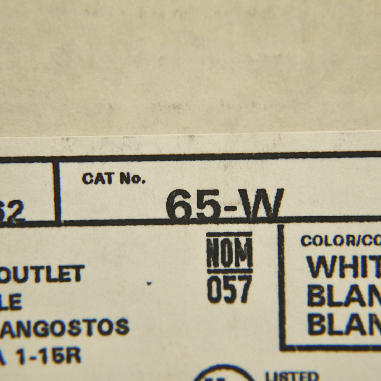 Leviton 65-W White Polarized Plug-In Triple Tap 15A Outlet Adapters 1-15R 10pk