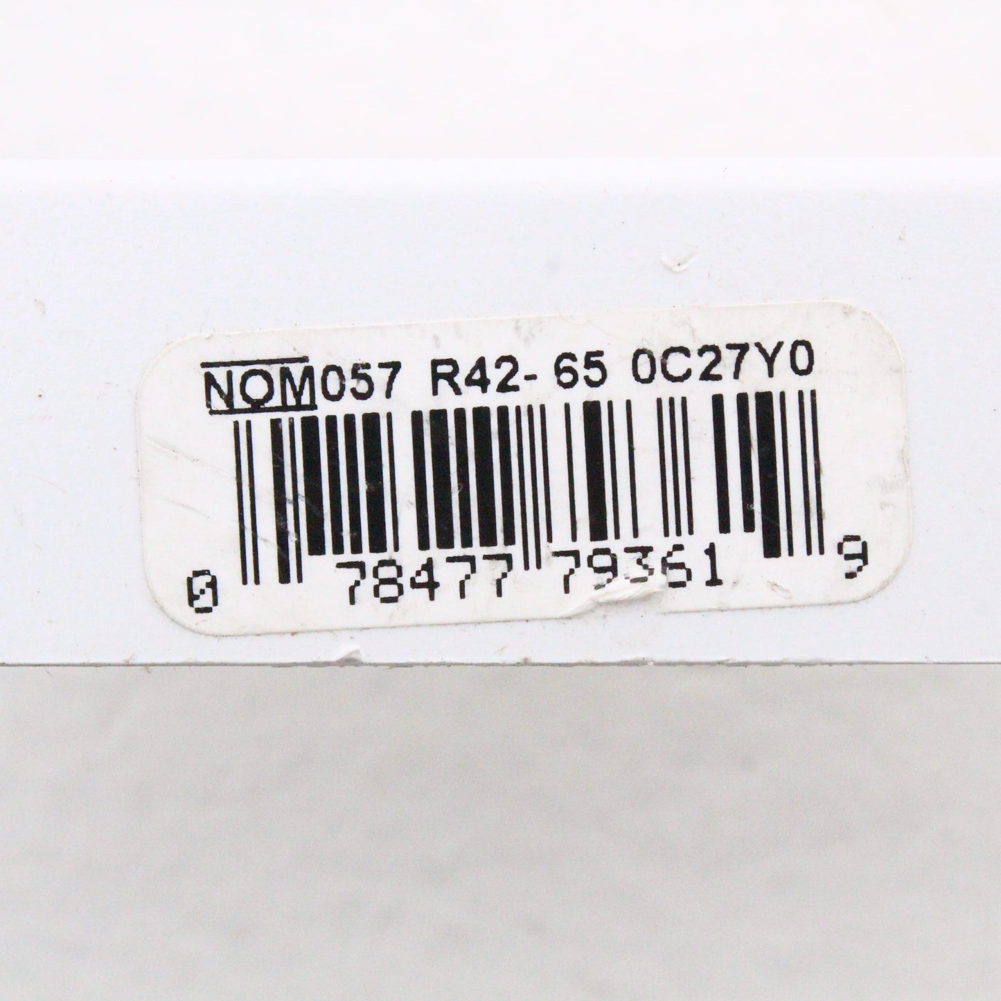 White Adapter Plug-In Triple Tap Outlet NEMA 1-15R 15A 125V 65-W Square Edges