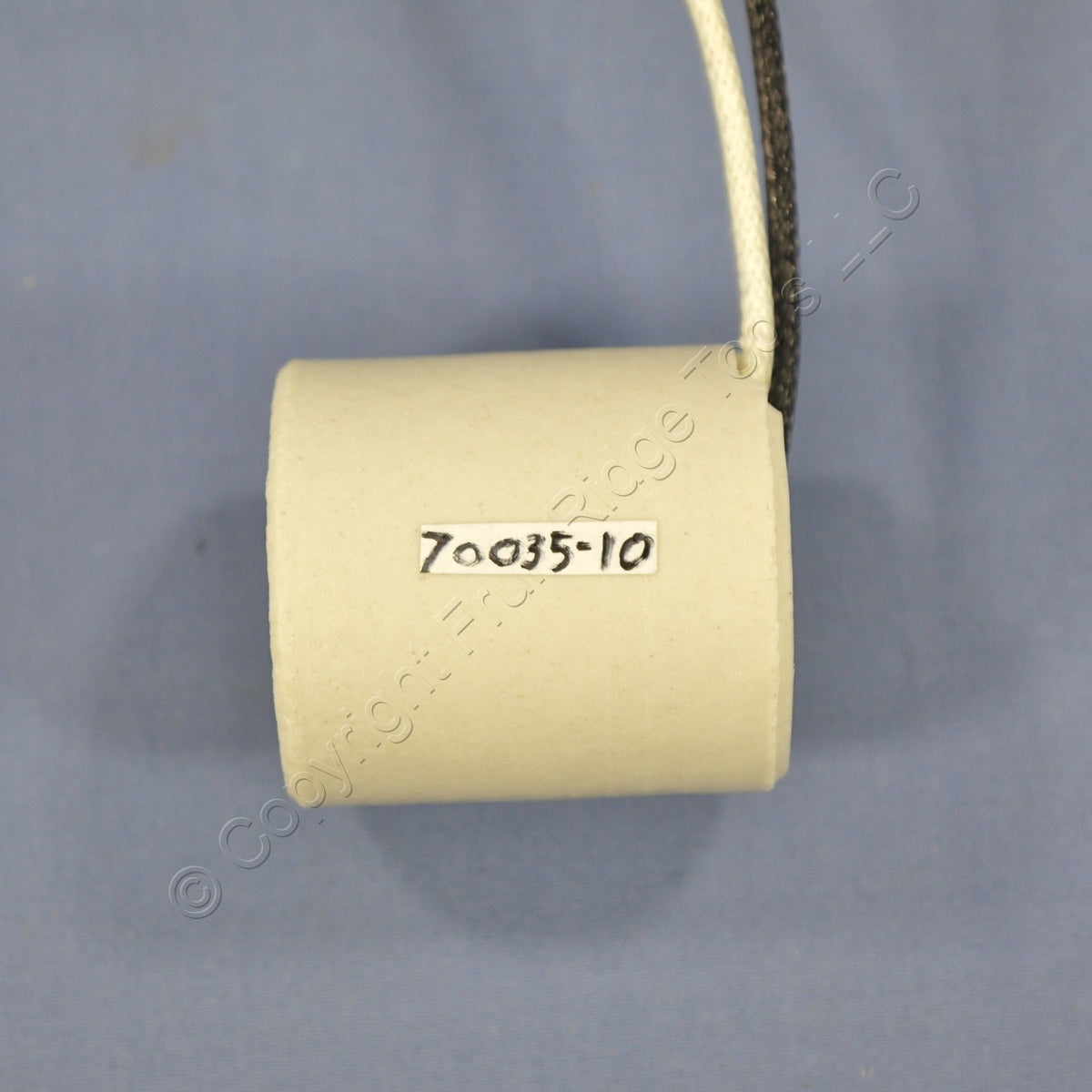 10 Leviton Unglazed Porcelain Light Socket Lamp Holders Medium 660W 70035-10