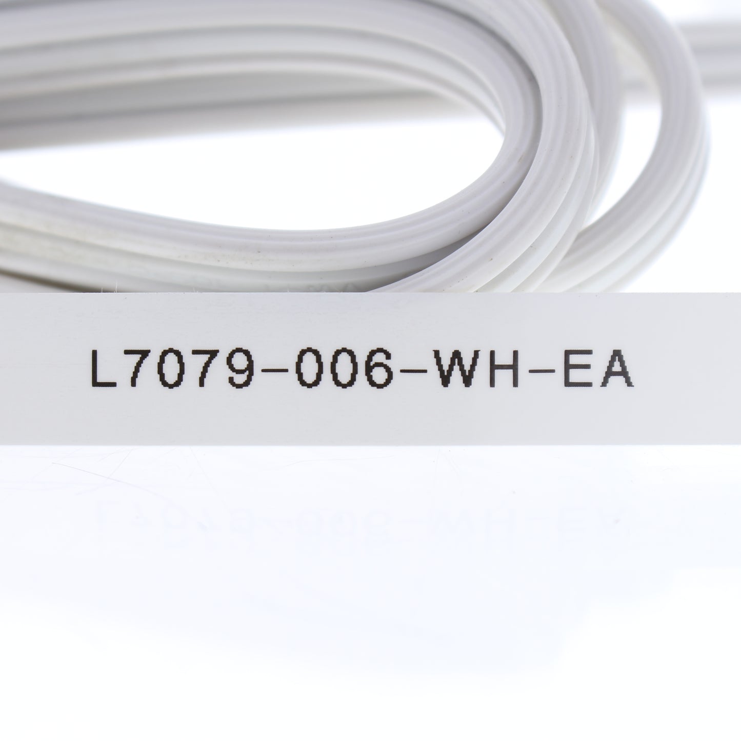 Leviton 7079-6-WH White 6-Ft Lamp Cord 18/3 with Molded Grounding Connector Plug