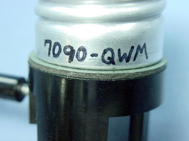 Leviton 7090-QWM 2-Circuit Quick Wire Light Socket Lampholder Dual Filament Bulb