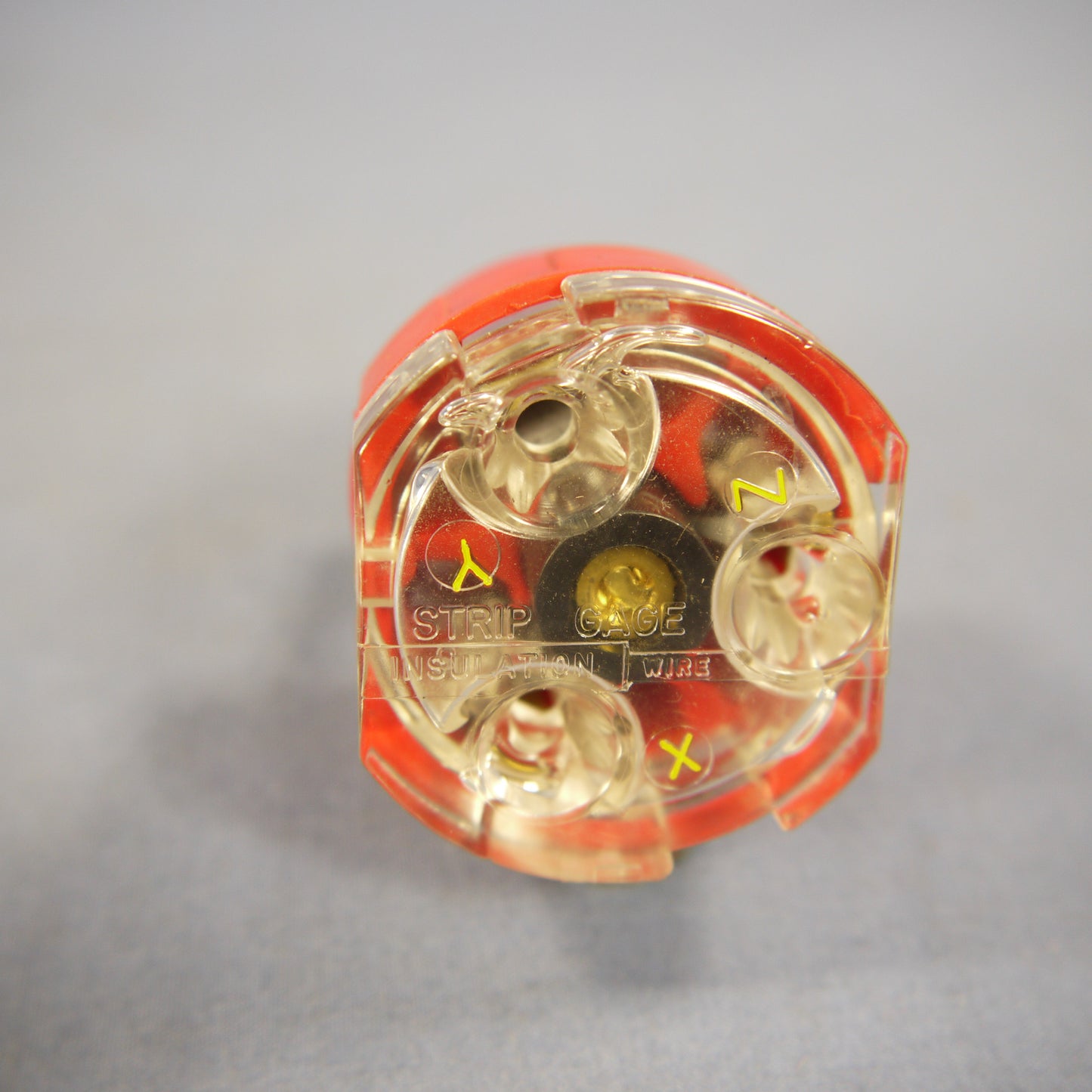 Leviton Nylon Turn Twist Locking Plug Nema L12-20P 20A 480V 3� Bulk 71220-NP