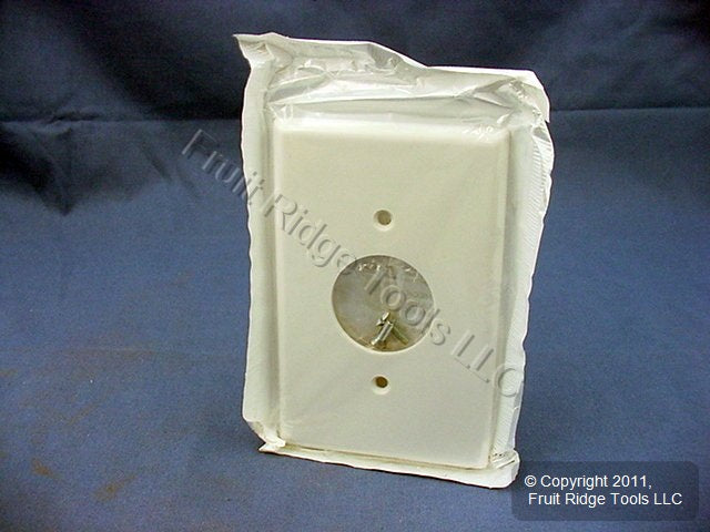 Leviton Midway White 1.406" Receptacle 1G Wallplate Single Outlet Cover 80504-W