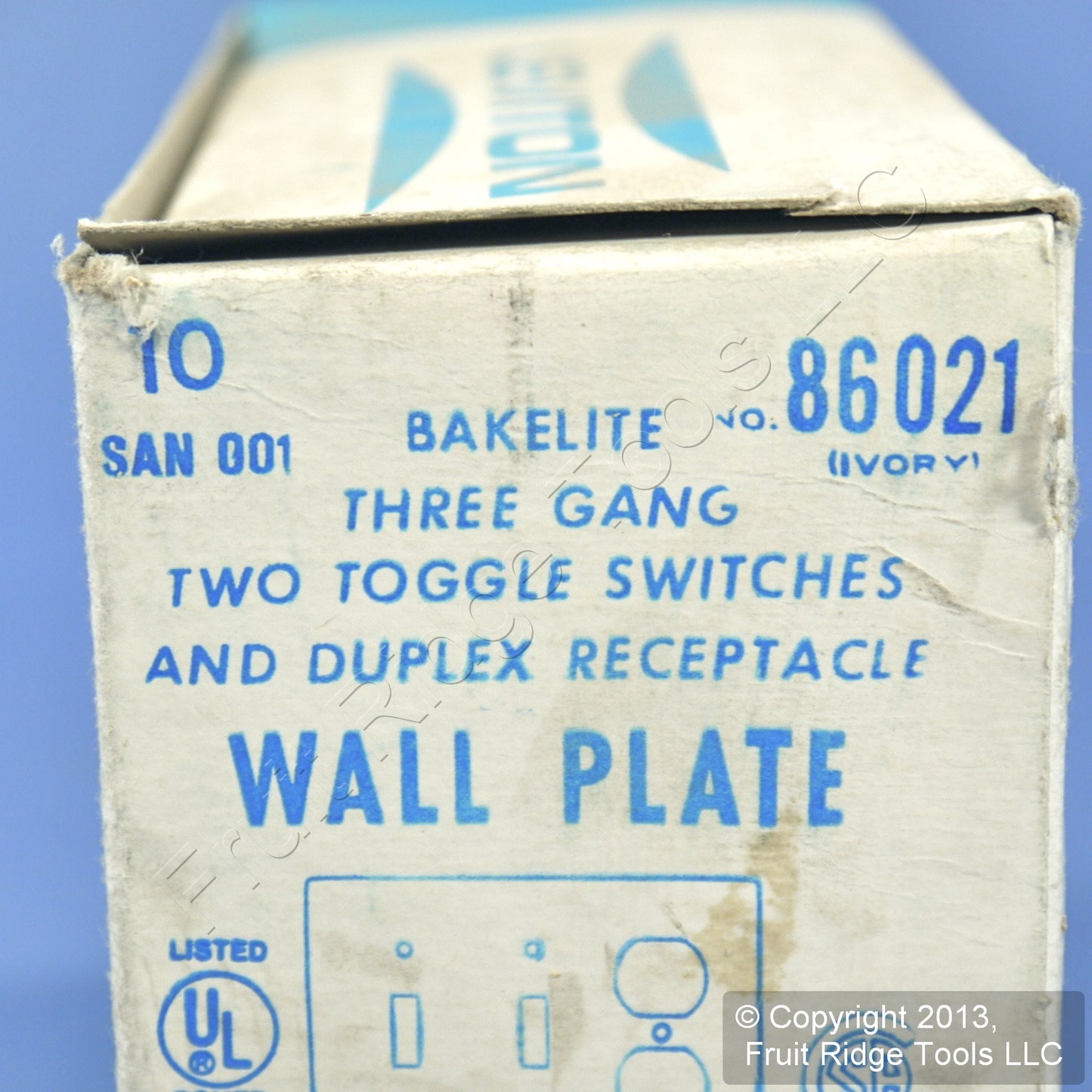 Leviton 86021 Ivory 3-Gang Toggle Duplex Plastic Standard Wallplate Cover 10pcs