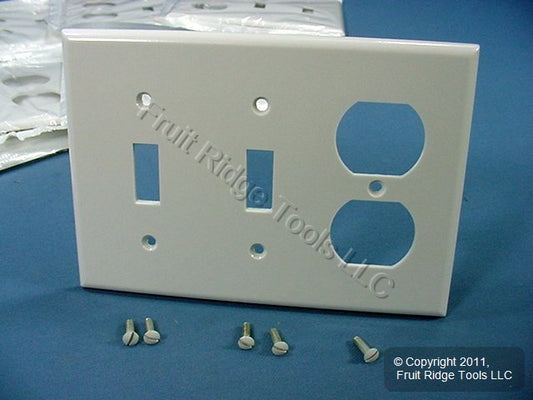 Leviton 88021 White Standard 3-Gang Toggle Duplex Plastic Wallplate Covers 10pcs
