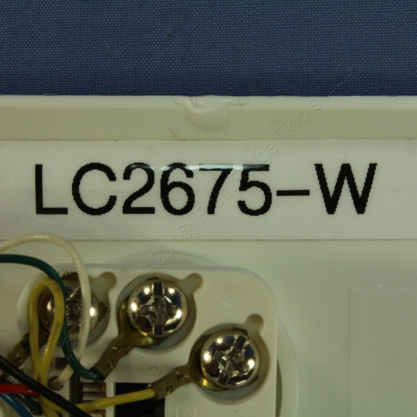 Leviton C2675-W White 1-Gang 6-Wire Telephone RJ11 Jack Nylon Standard Wallplate
