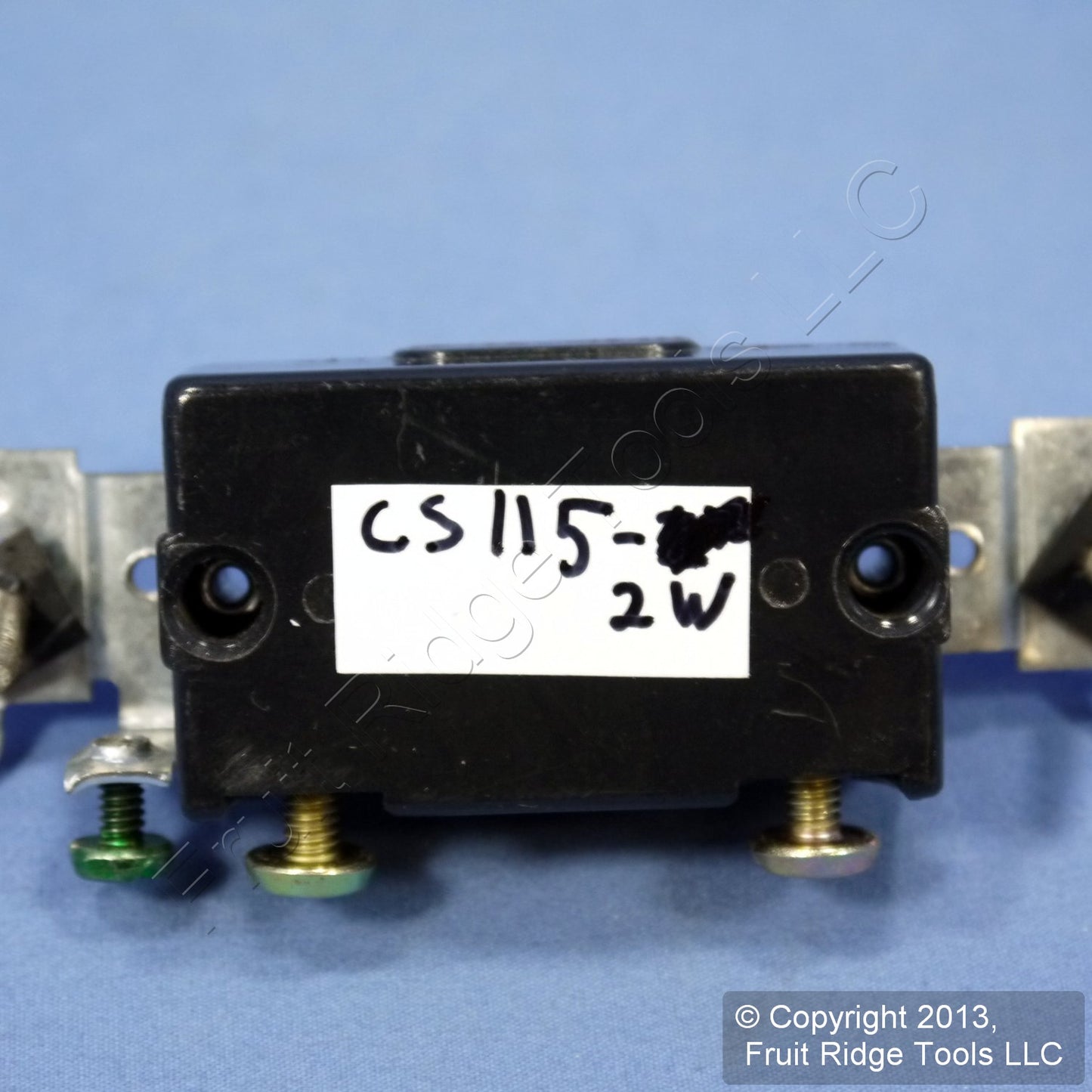 Leviton White Commercial Grade Single Pole Toggle Light Switch 15A Bulk CS115-2W