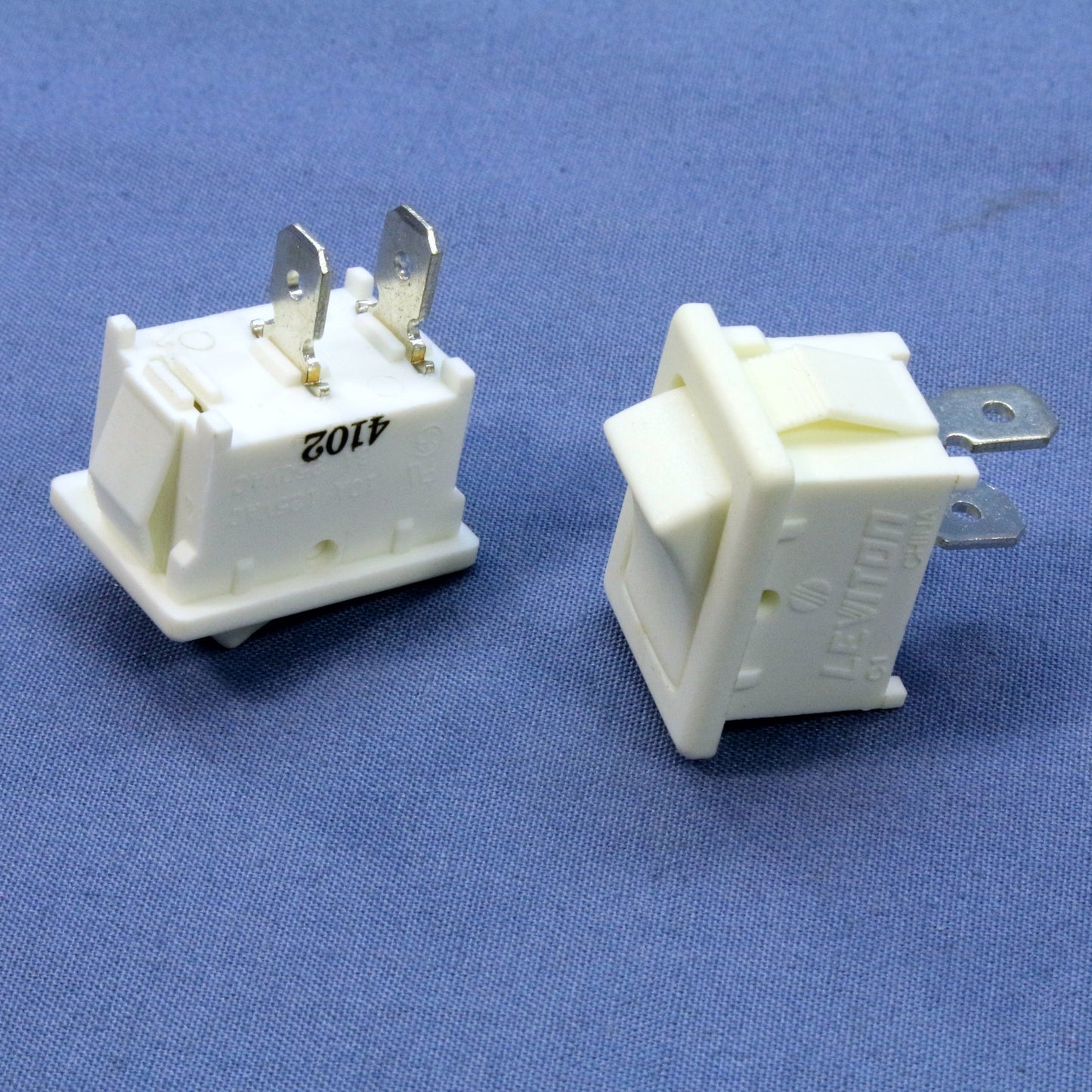 Leviton MR002 White Snap-In Mini Rocker Panel Switch On/Off 10A SPST Micro 2pcs