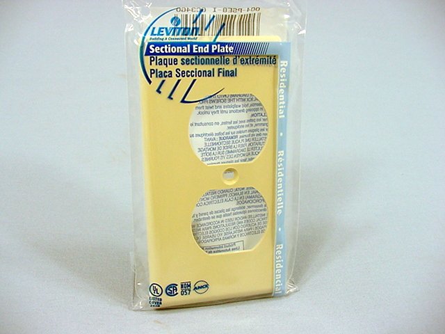 Leviton PSE8-I Ivory 1-Gang Thermoplastic Unbreakable Sectional Wallplate Cover
