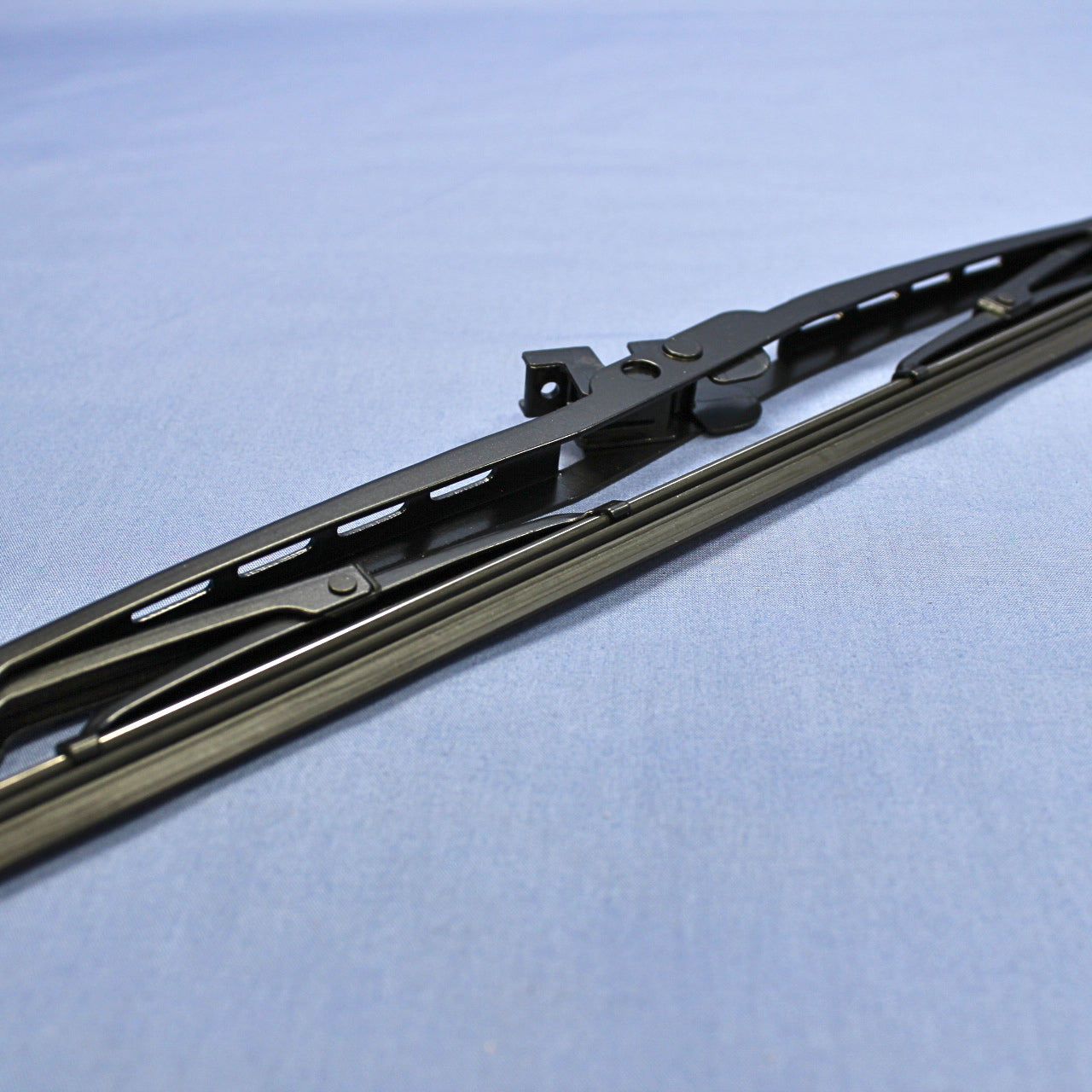 AC Delco 24" Advantage Peformance All Season Metal Windshield Wiper Blade 8-4424