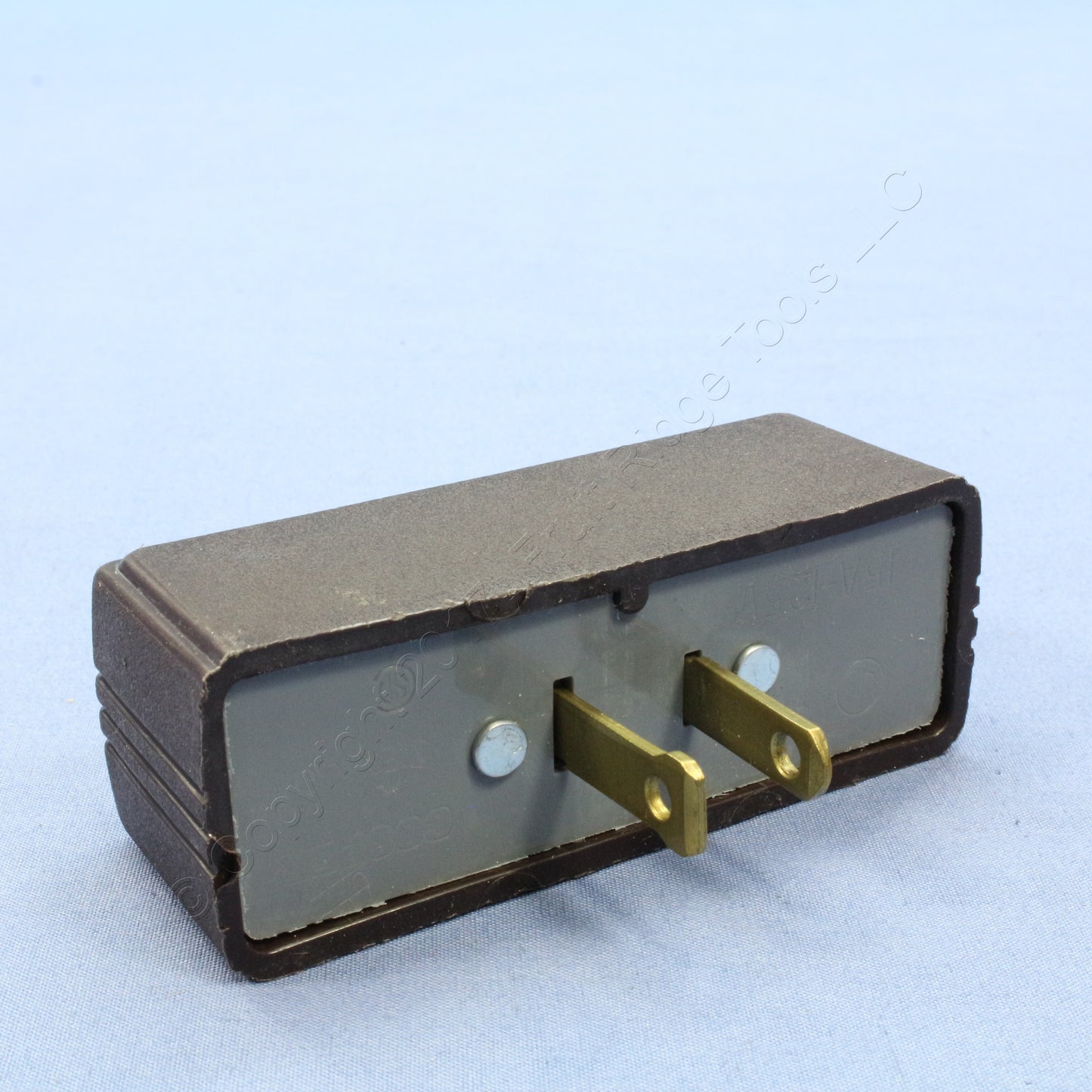 2 Ace Brown 2-Wire Polarized Triple Tap Outlet Receptacle Adapters 15A 31160