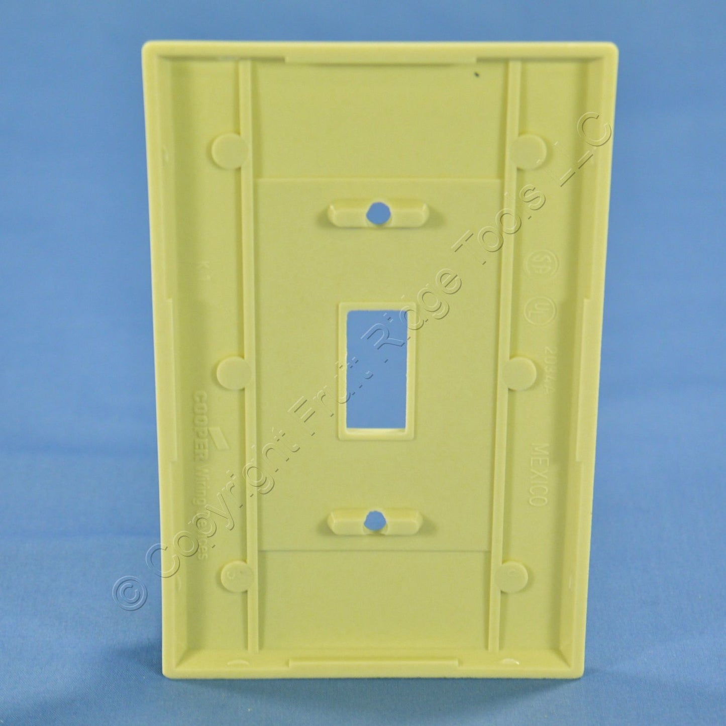 ACE 31232 Ivory 1-Gang Toggle Switch Plastic Mid-Size Wallplate Cover Plate