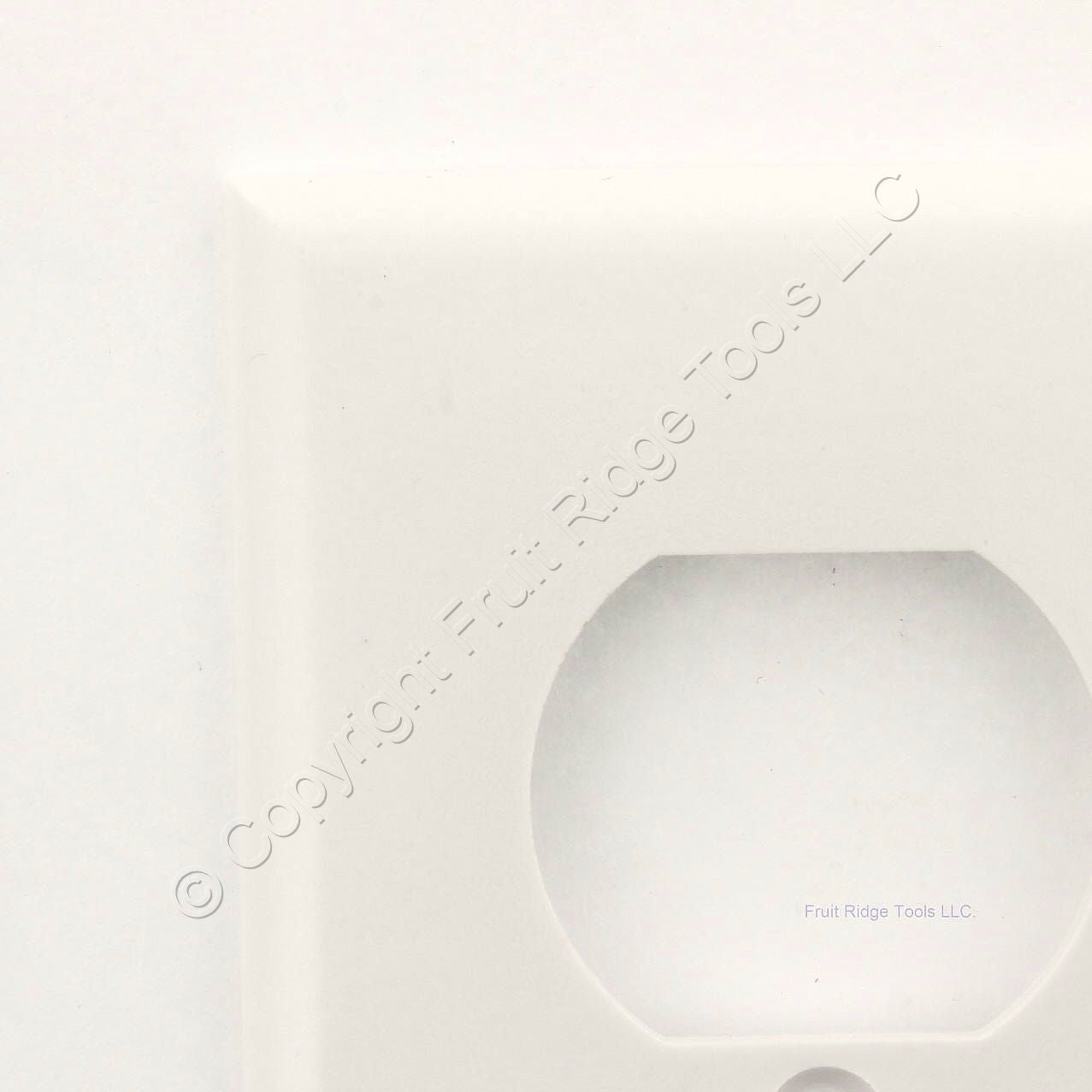 ACE 31597 White 2-Gang Duplex Outlet Plastic Standard Wallplate Receptacle Cover