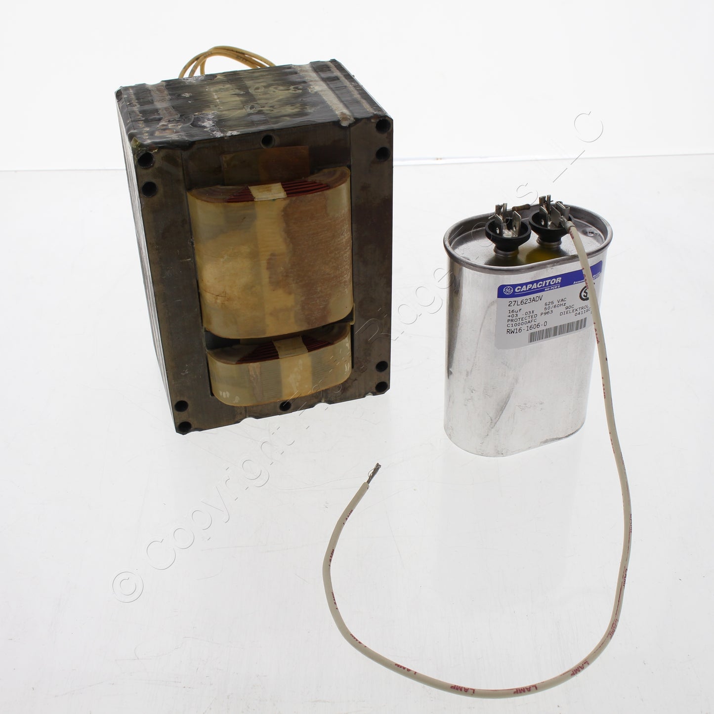 Advance 880W 277V Core and Coil Indoor Enclosed Discharge Ballasts 71A4330-001
